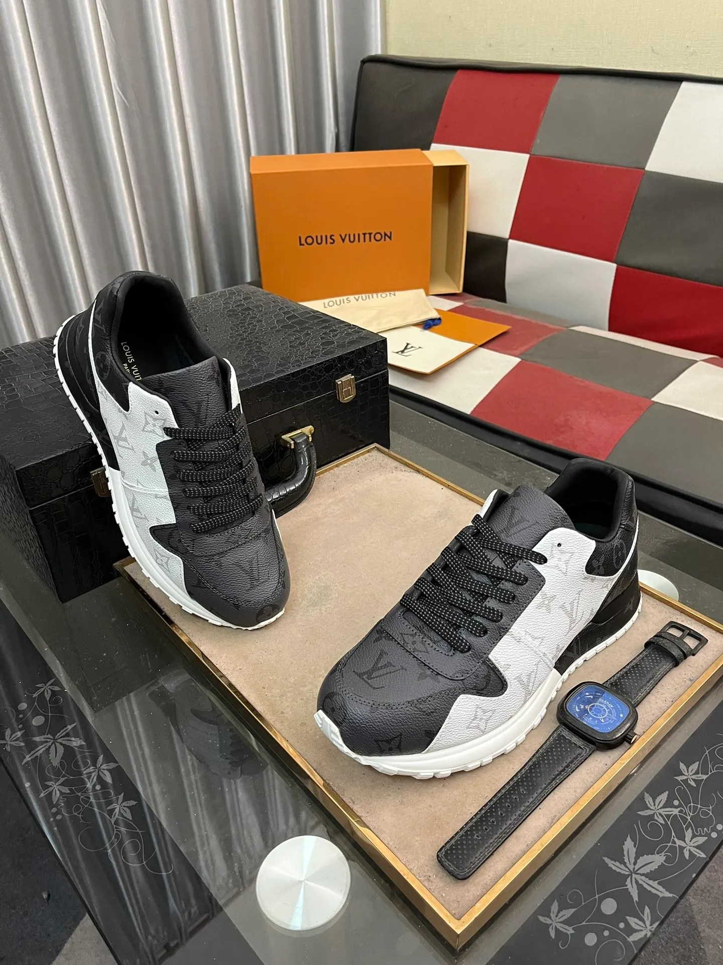 Men's shoes 💰540⌚️⌚️LV Louis Vuitton. The latest fashionable casual shoes are popular in physical stores. New spring and summer comfortable imported custom original cowhide, unique jacquard fabric element design. With sheepskin lining, Lv original base, [sun][sun] high-end packaging and high quality💪Details determine quality, code number 38-44